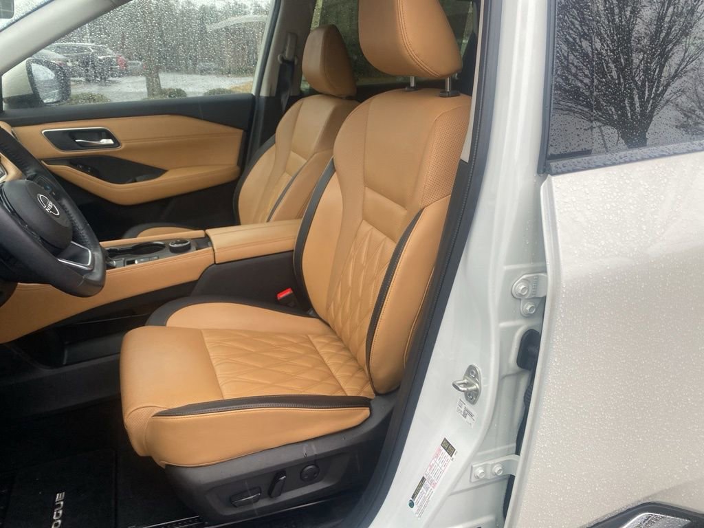 Used 2023 Nissan Rogue Platinum w/ Platinum Premium Package image 13