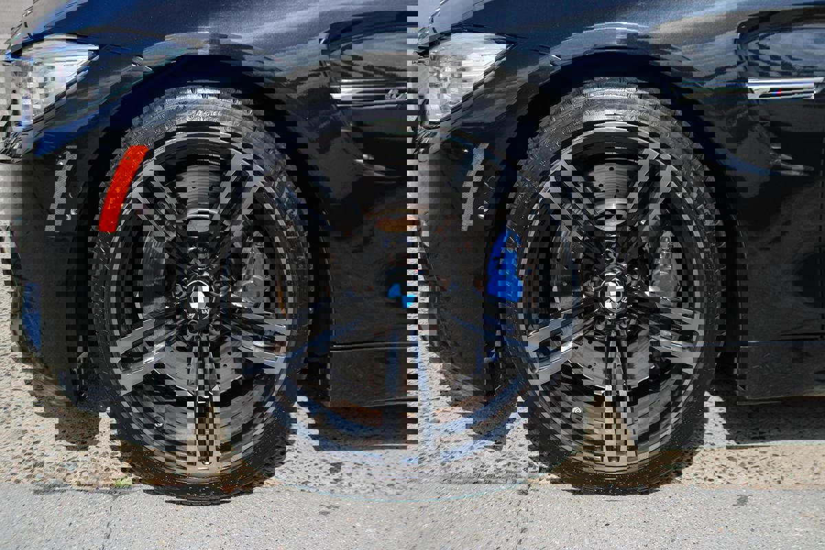 Used 2015 BMW M4 Convertible image 20