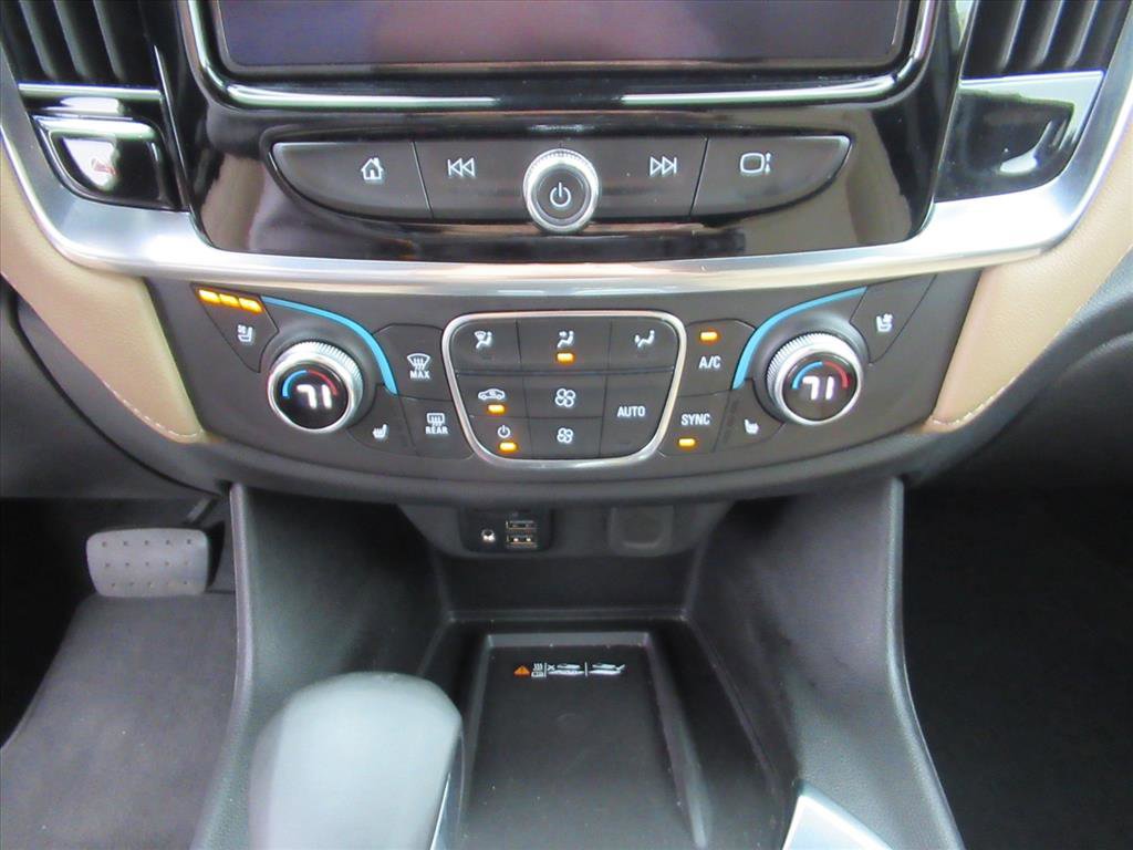 Used 2023 Chevrolet Traverse Premier image 25