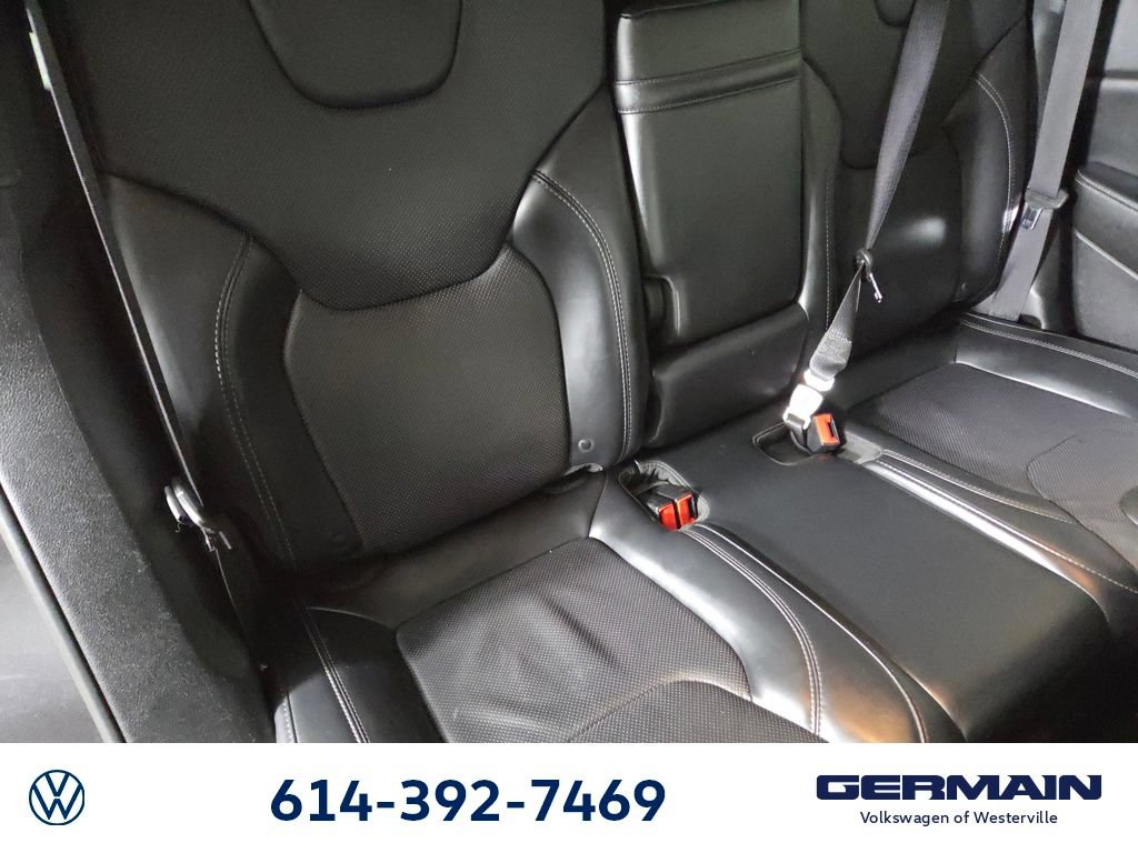 Used 2019 Jeep Cherokee Limited AWD/4WD image 16