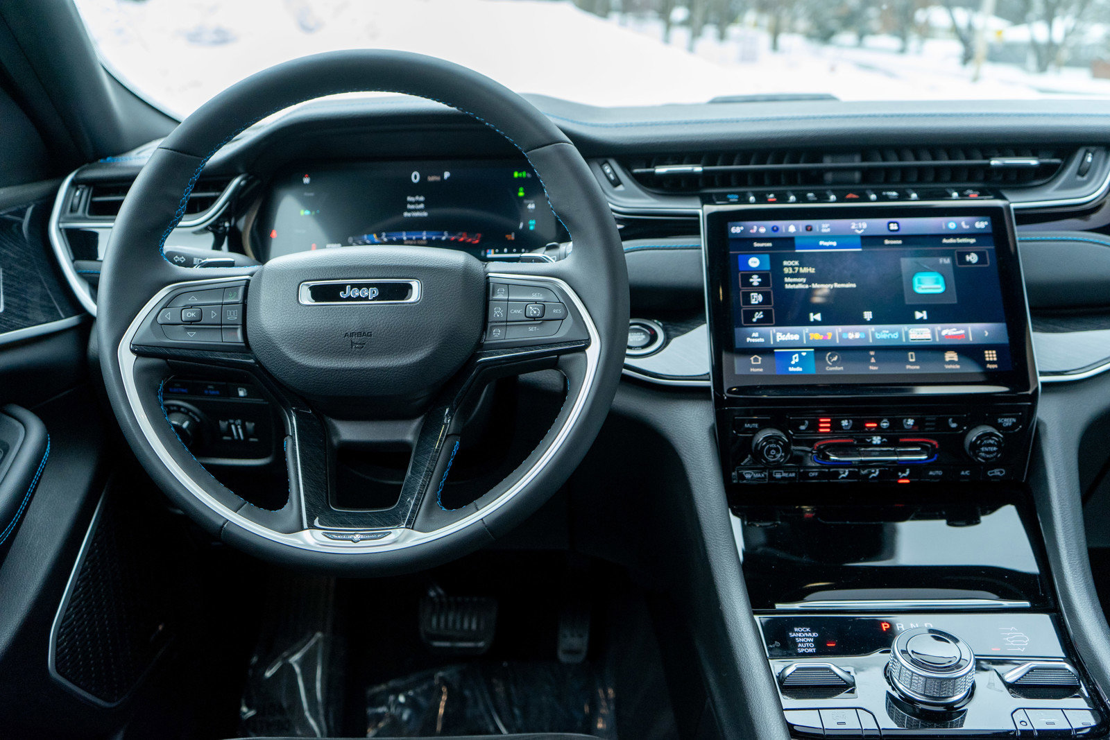 Used 2023 Jeep Grand Cherokee Trailhawk w/ Luxury Tech Group III image 14