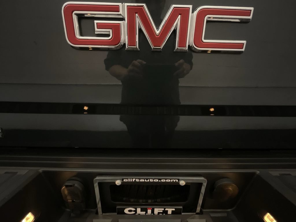 Used 2018 GMC Sierra 2500 Denali w/ Duramax Plus Package AWD/4WD image 22
