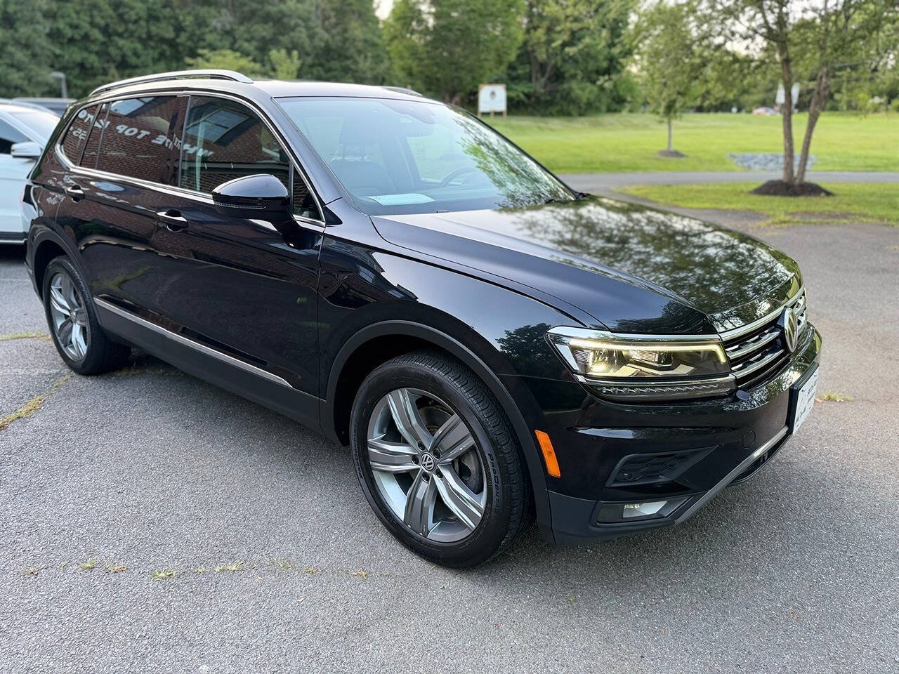 Used 2019 Volkswagen Tiguan SEL Premium AWD/4WD image 8