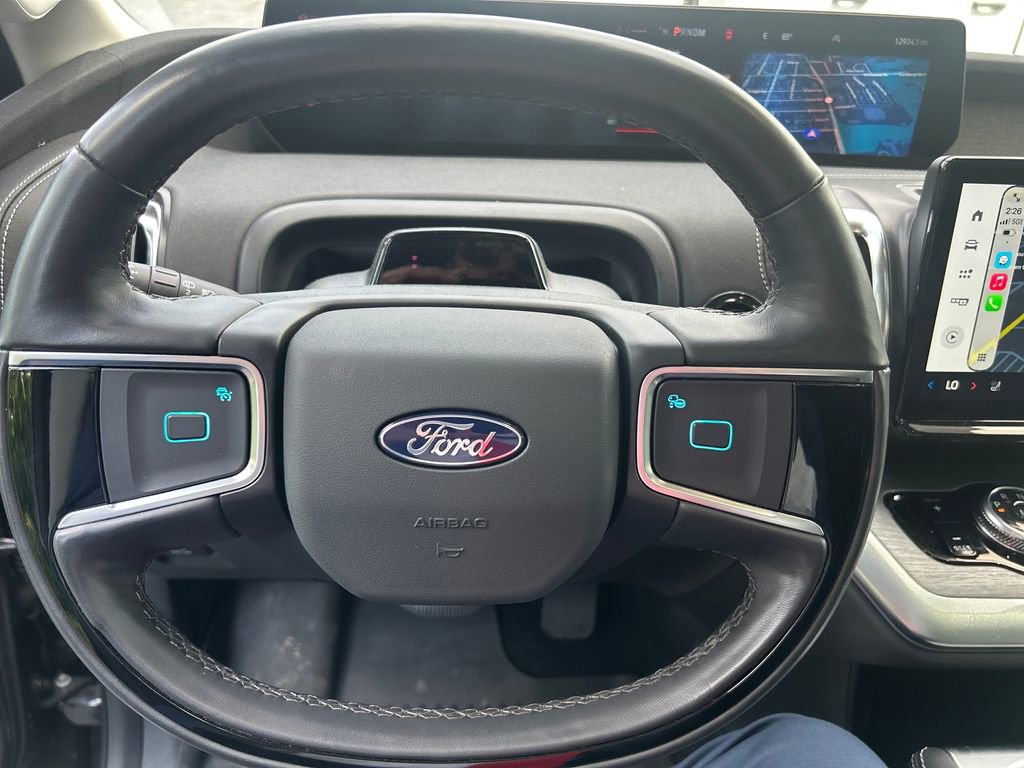 Used 2025 Ford Expedition Platinum AWD/4WD image 17