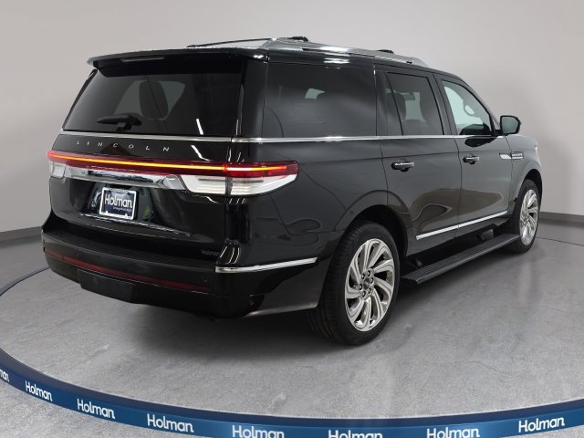 Certified 2024 Lincoln Navigator Reserve AWD/4WD image 5