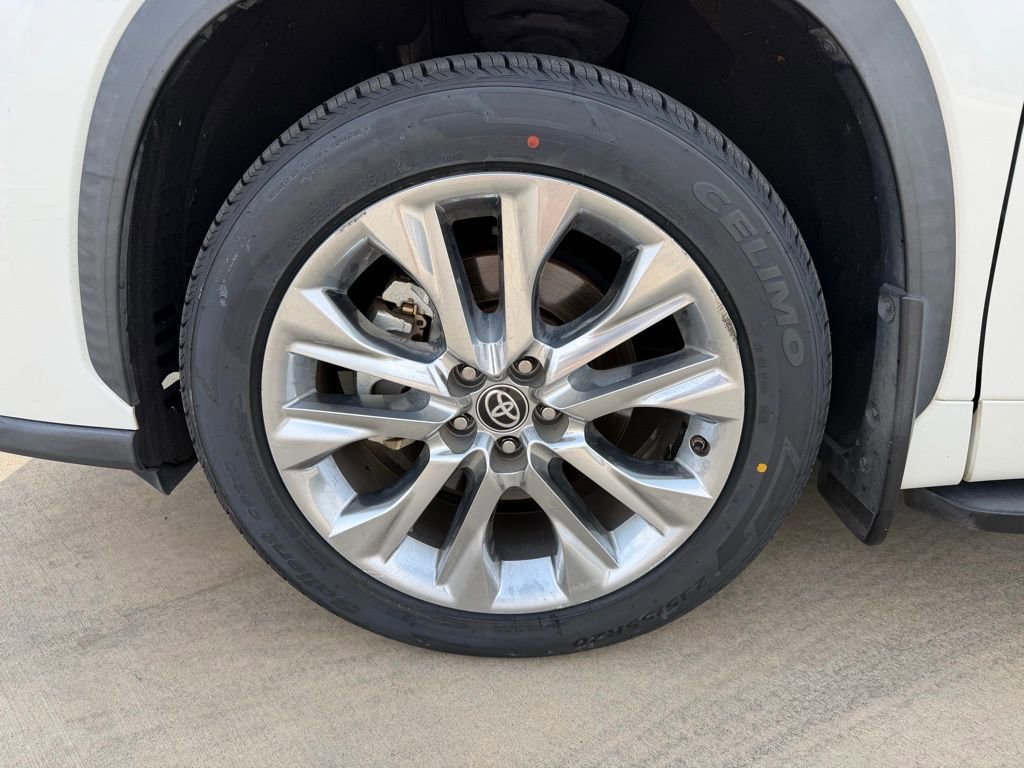 Used 2020 Toyota Highlander Limited image 9