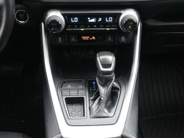 Used 2020 Toyota RAV4 XLE Premium image 23