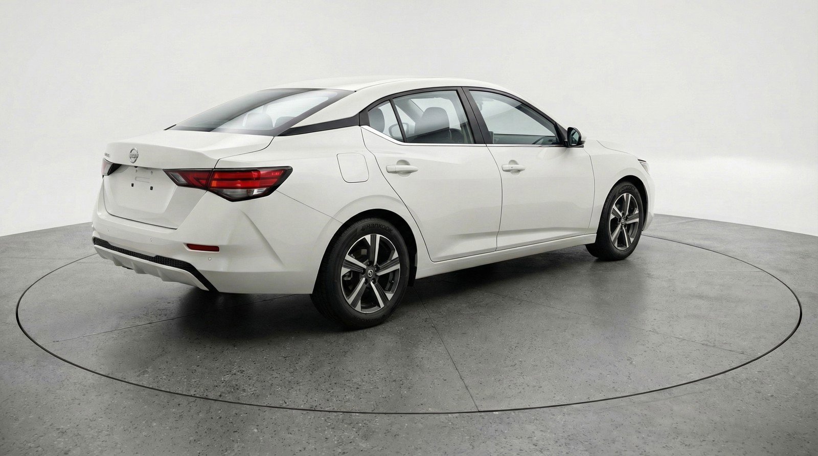 Used 2025 Nissan Sentra SV image 9