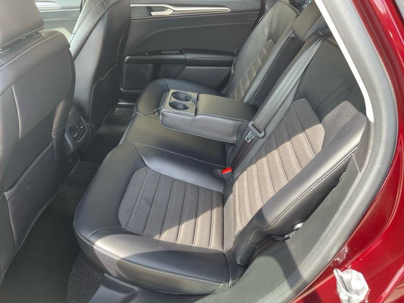 Used 2017 Ford Fusion SE w/ Equipment Group 201A image 33