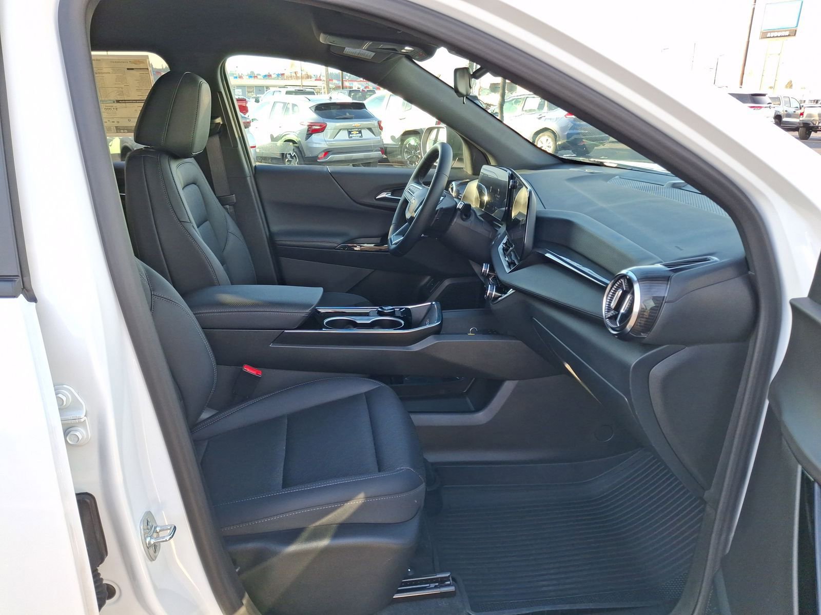 Used 2026 Chevrolet Equinox LT w/ Convenience Package II image 23