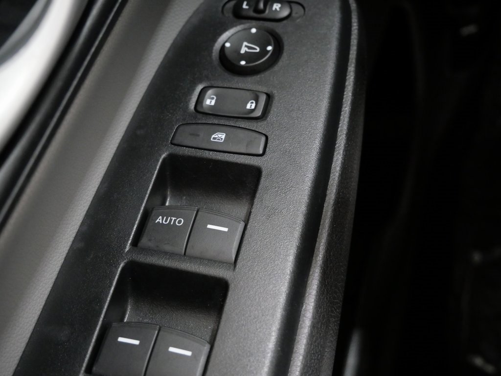 Used 2020 Honda CR-V LX image 13