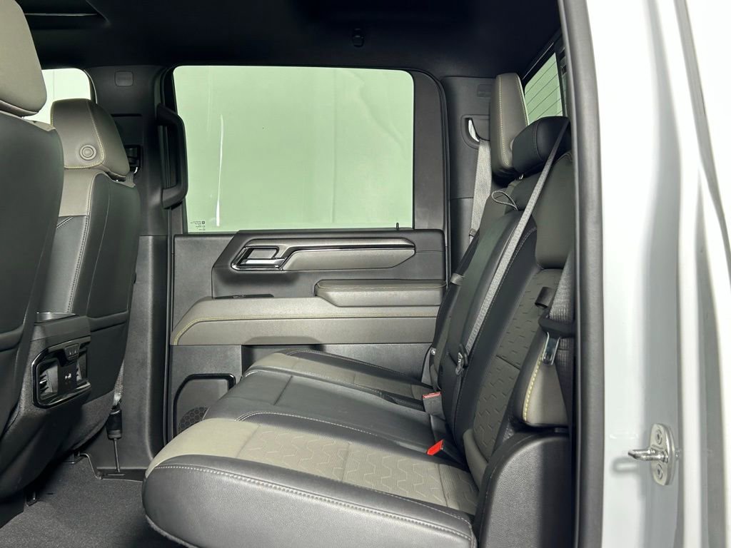 Used 2024 Chevrolet Silverado 2500 ZR2 w/ Technology Package AWD/4WD image 16