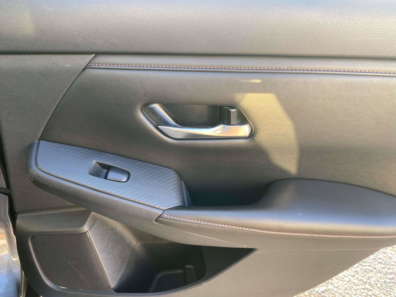 Used 2025 Nissan Sentra SR FWD image 17
