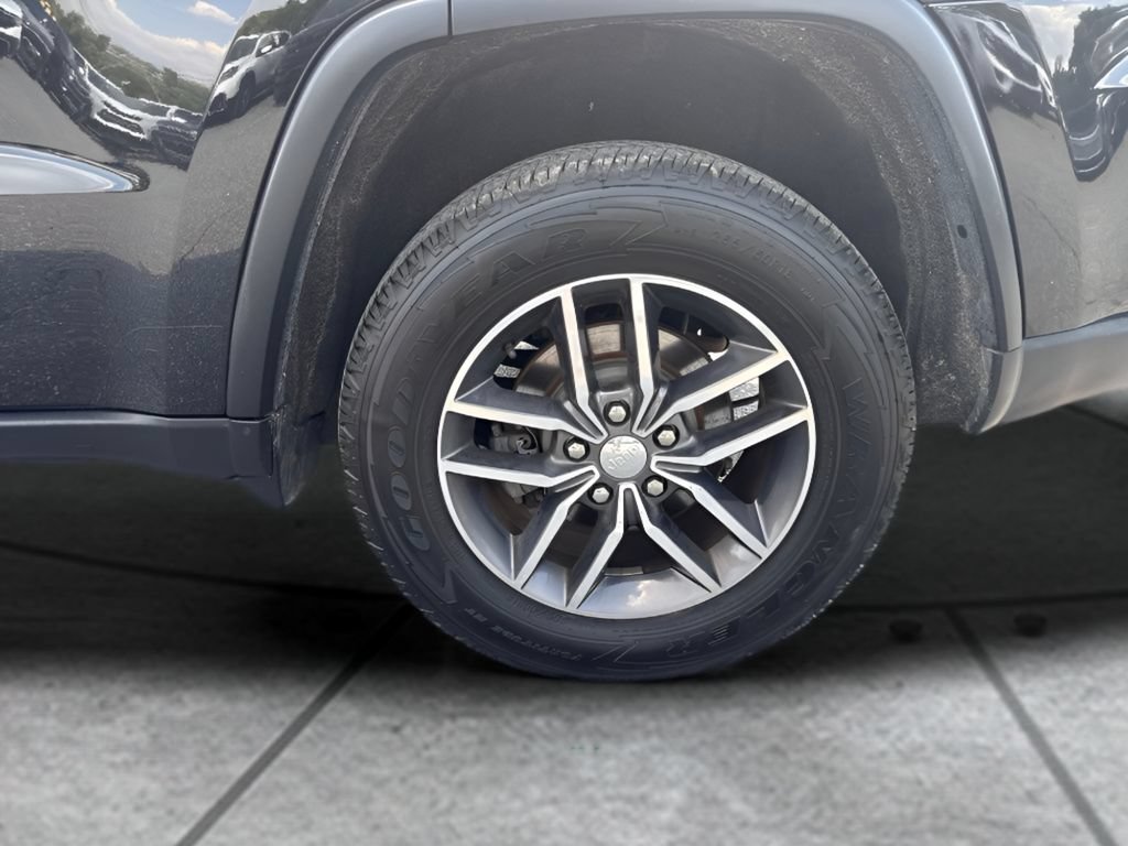 Used 2018 Jeep Grand Cherokee Limited AWD/4WD image 22