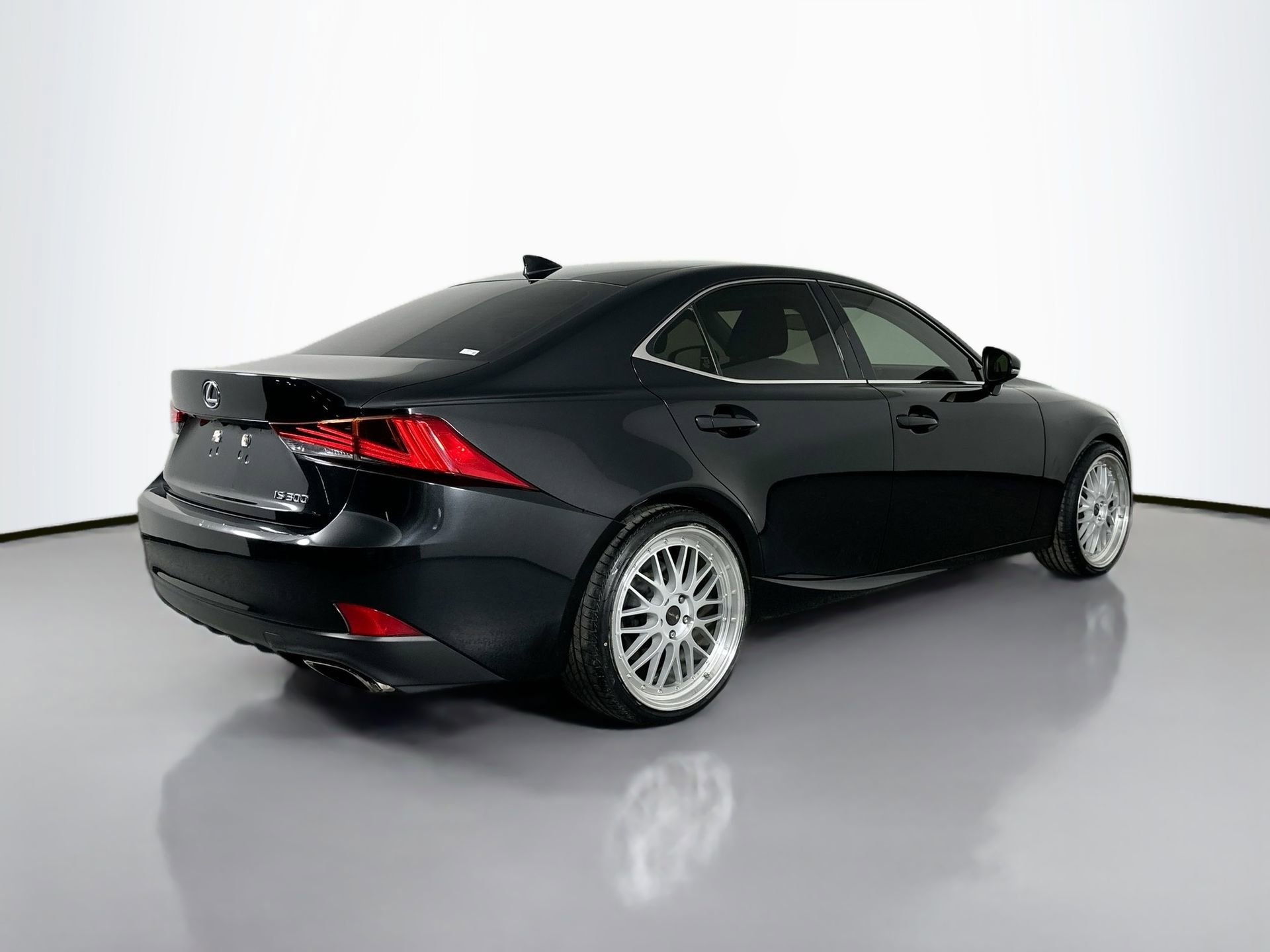 Used 2020 Lexus IS 300 image 5