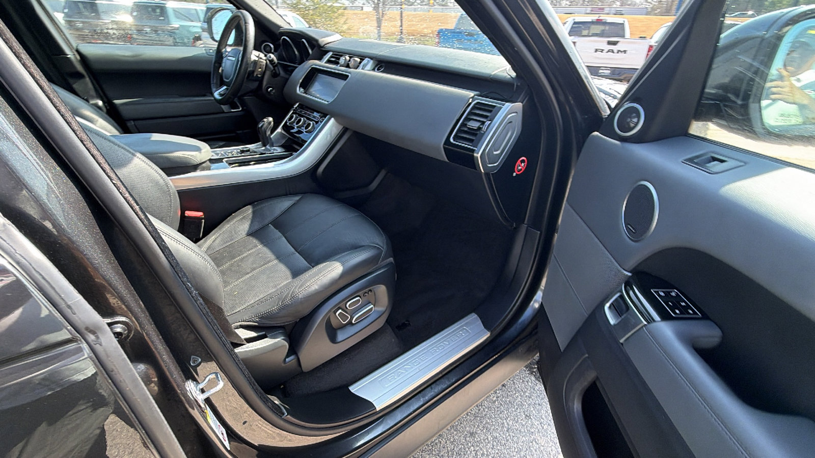 Used 2015 Land Rover Range Rover Sport Supercharged image 20