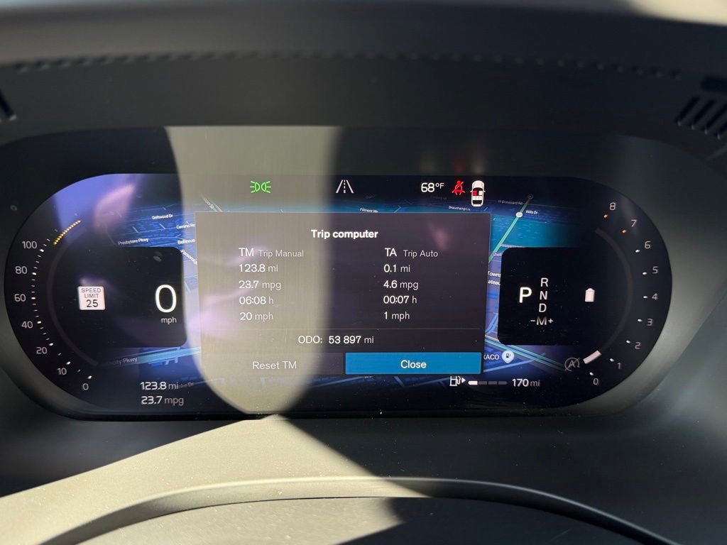 Used 2023 Volvo XC60 B5 Plus w/ Climate Package image 18