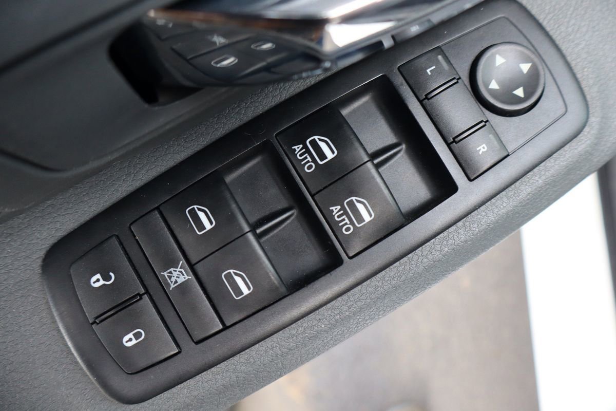 Used 2016 RAM 1500 Classic SLT AWD/4WD image 27