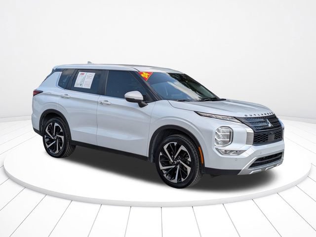 Used 2024 Mitsubishi Outlander SE FWD video 2