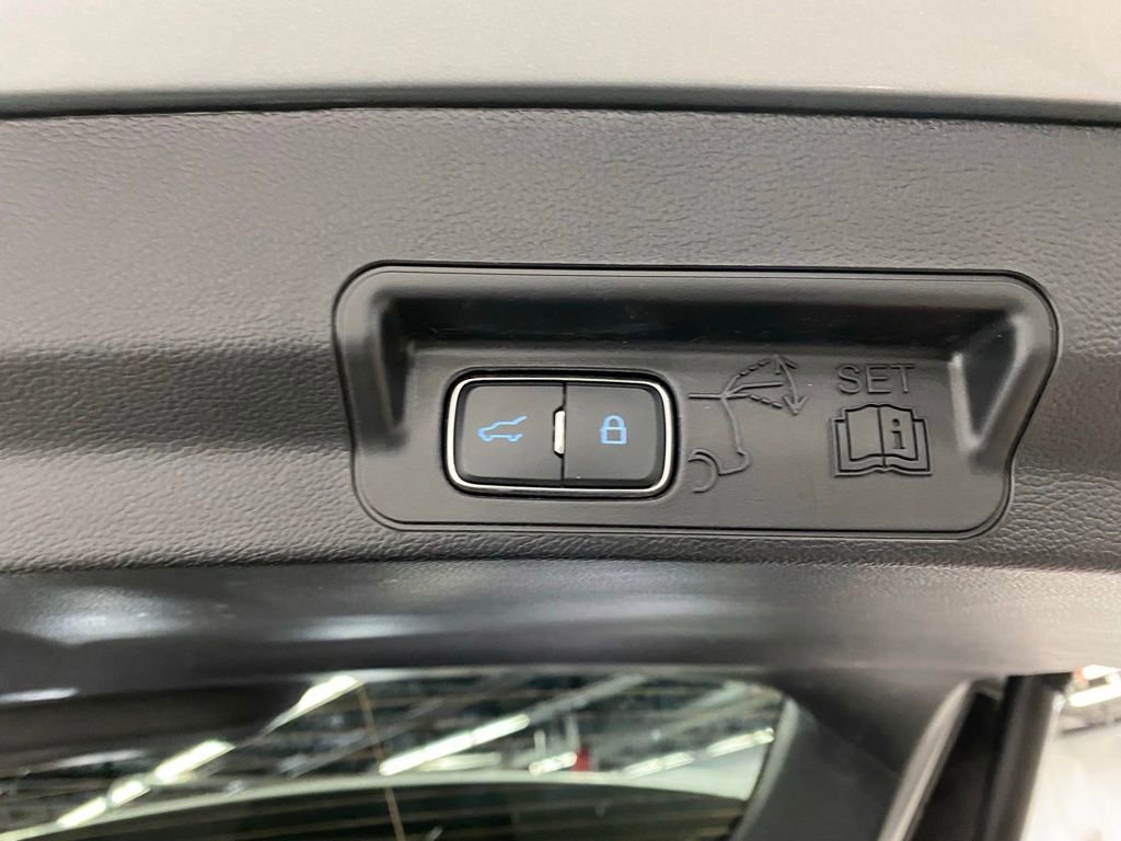 Used 2023 Ford Explorer Limited image 14