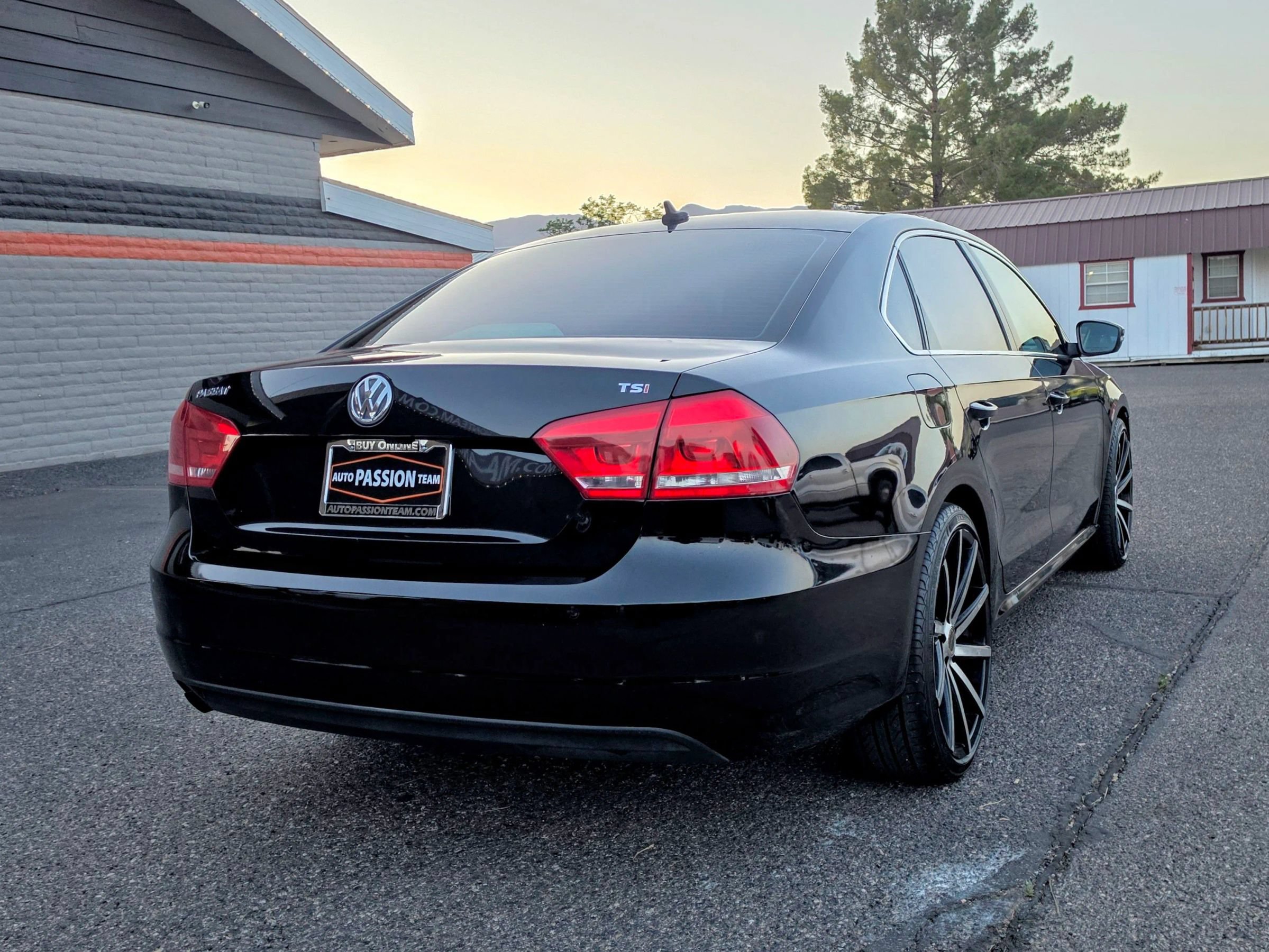 Used 2015 Volkswagen Passat 1.8T Limited Edition FWD image 5