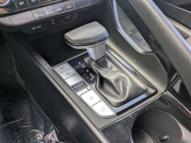 Used 2024 Hyundai Elantra Blue FWD image 13