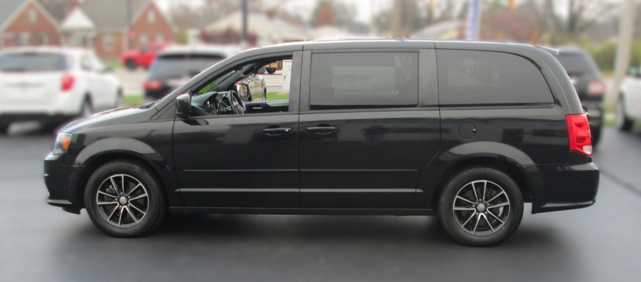 Used 2016 Dodge Grand Caravan SXT w/ UConnect Hands-Free Group image 4
