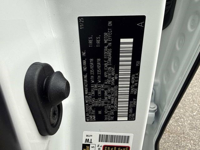 Used 2026 Toyota Highlander XLE image 30