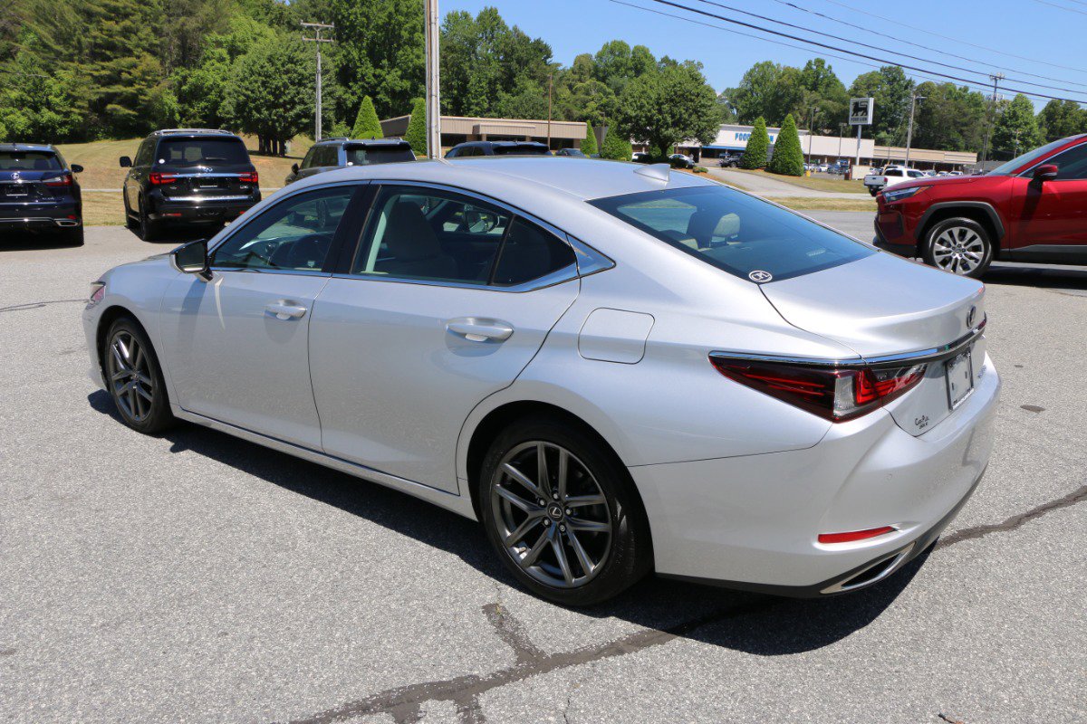 Used 2021 Lexus ES 350 w/ Premium Package FWD image 3