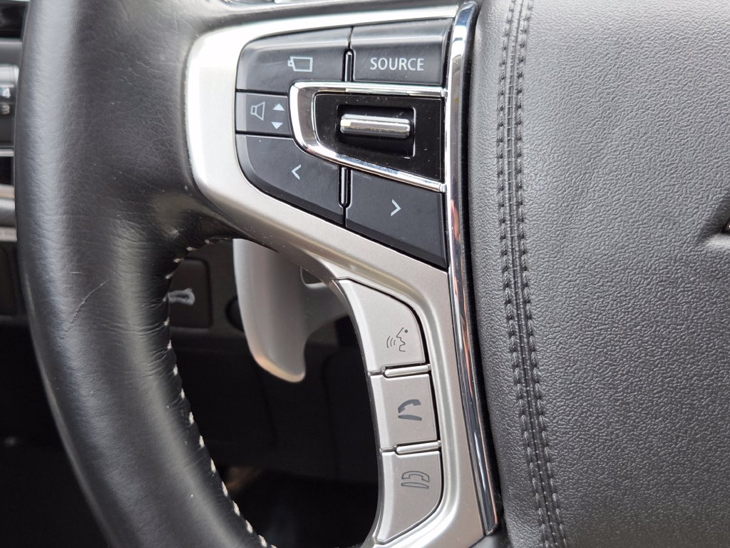 Used 2018 Mitsubishi Outlander 4WD Plug-In Hybrid image 17