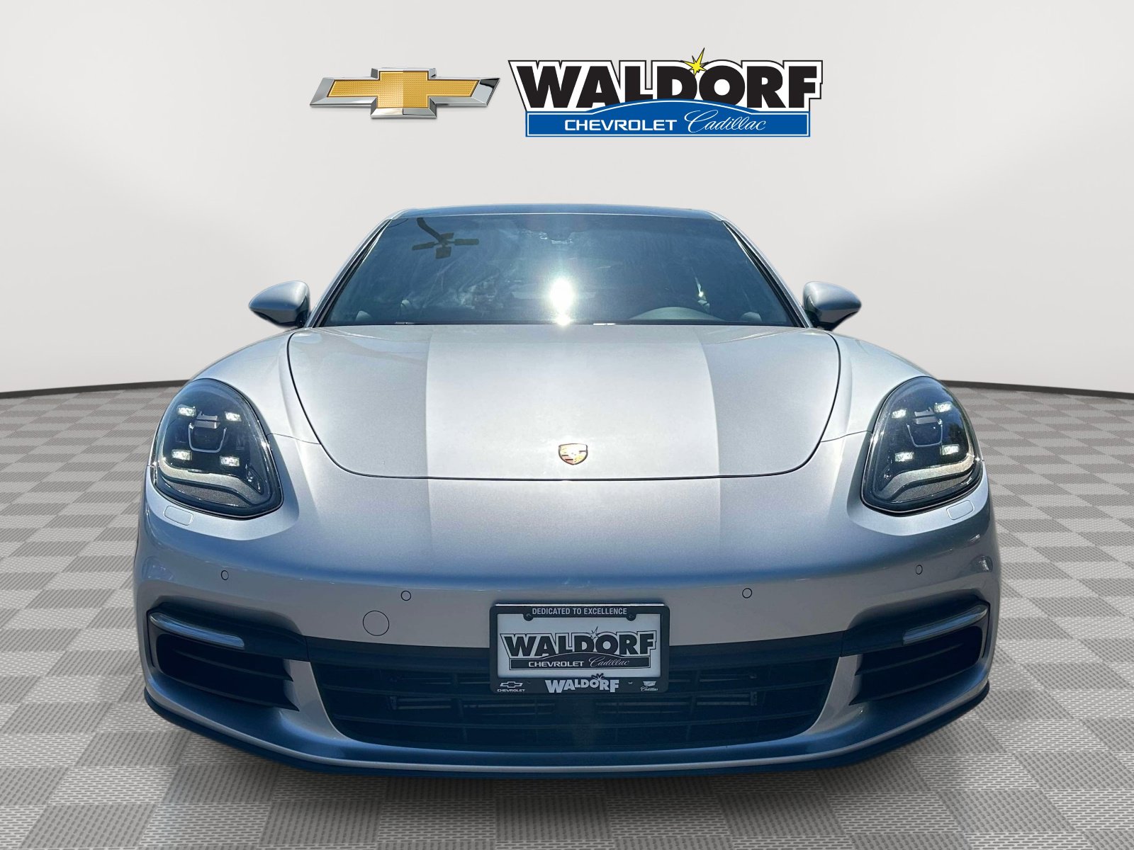 Used 2018 Porsche Panamera image 2