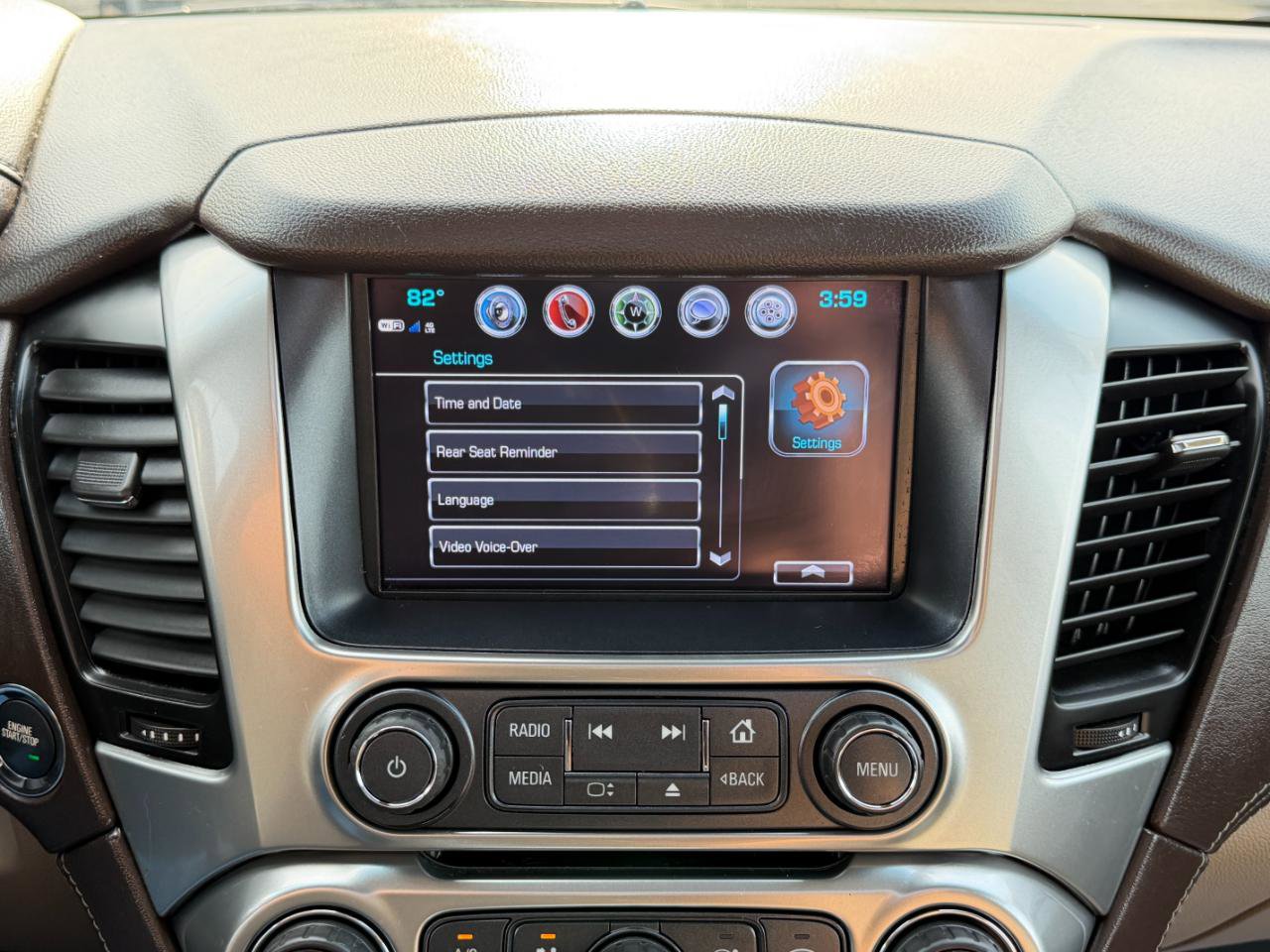 Used 2018 Chevrolet Suburban LT image 70