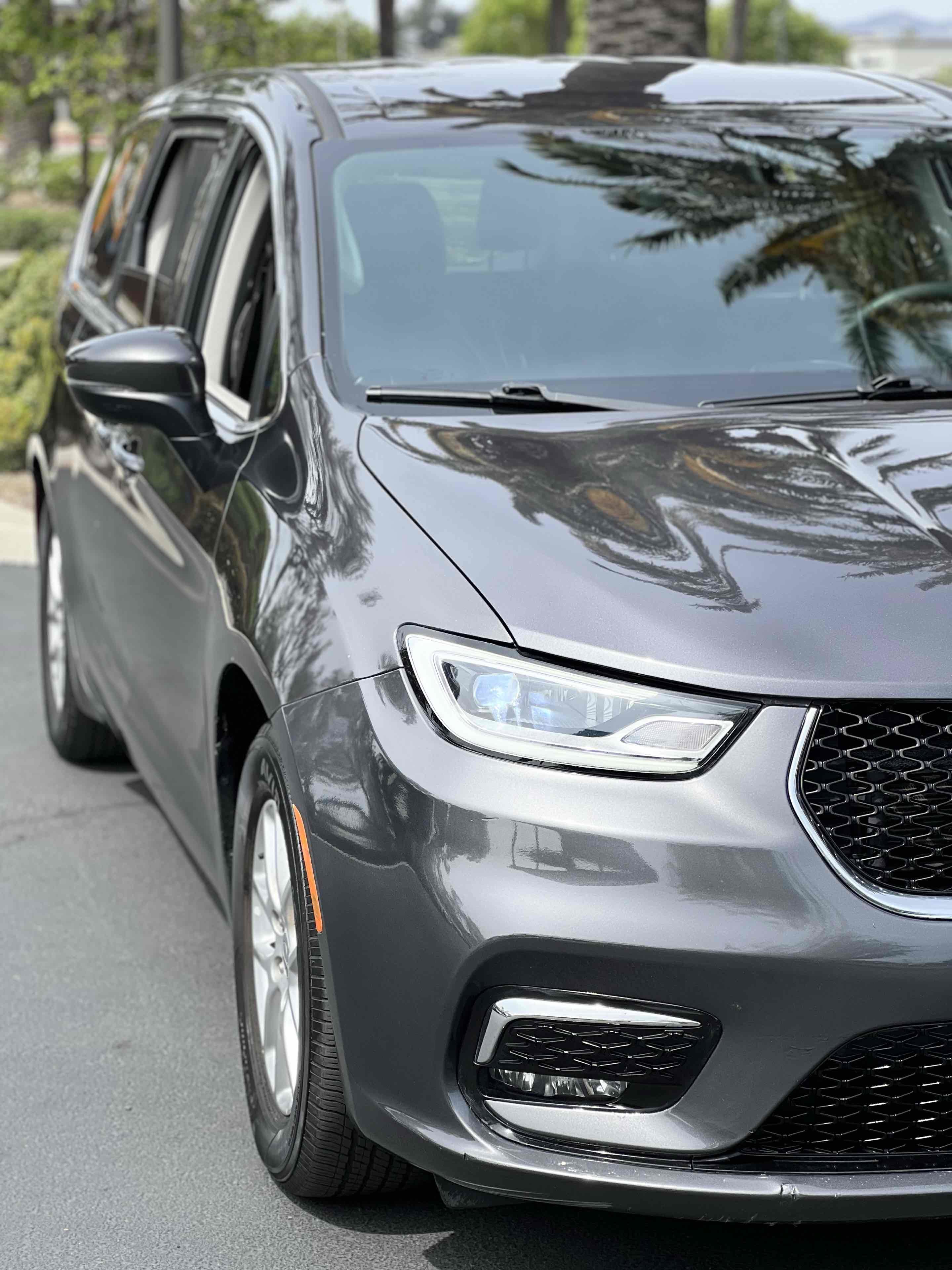 Used 2023 Chrysler Pacifica Touring-L image 53