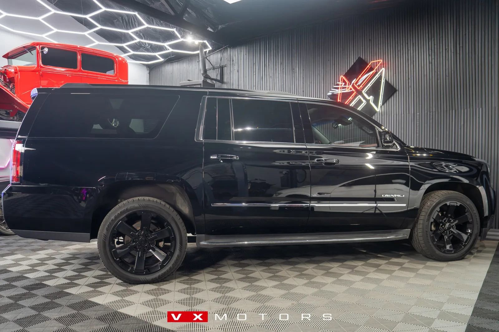 Used 2017 GMC Yukon XL Denali w/ Open Road Package image 22