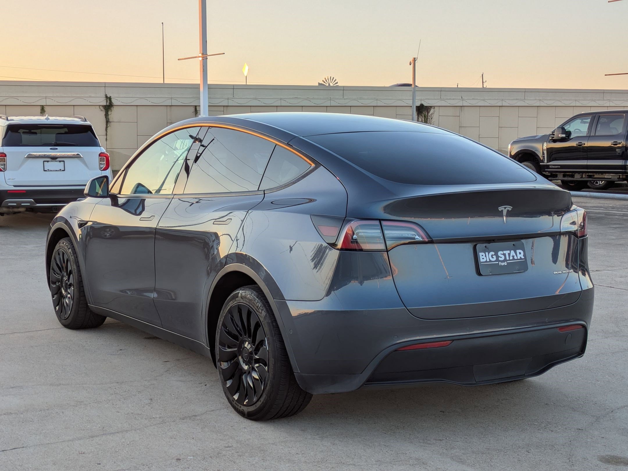 Used 2022 Tesla Model Y Long Range image 6