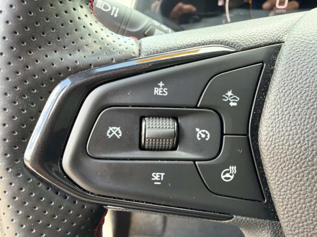 Used 2024 Chevrolet Trax RS w/ Sunroof Package FWD image 25