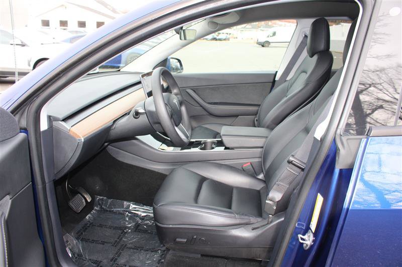 Used 2020 Tesla Model Y Long Range image 11