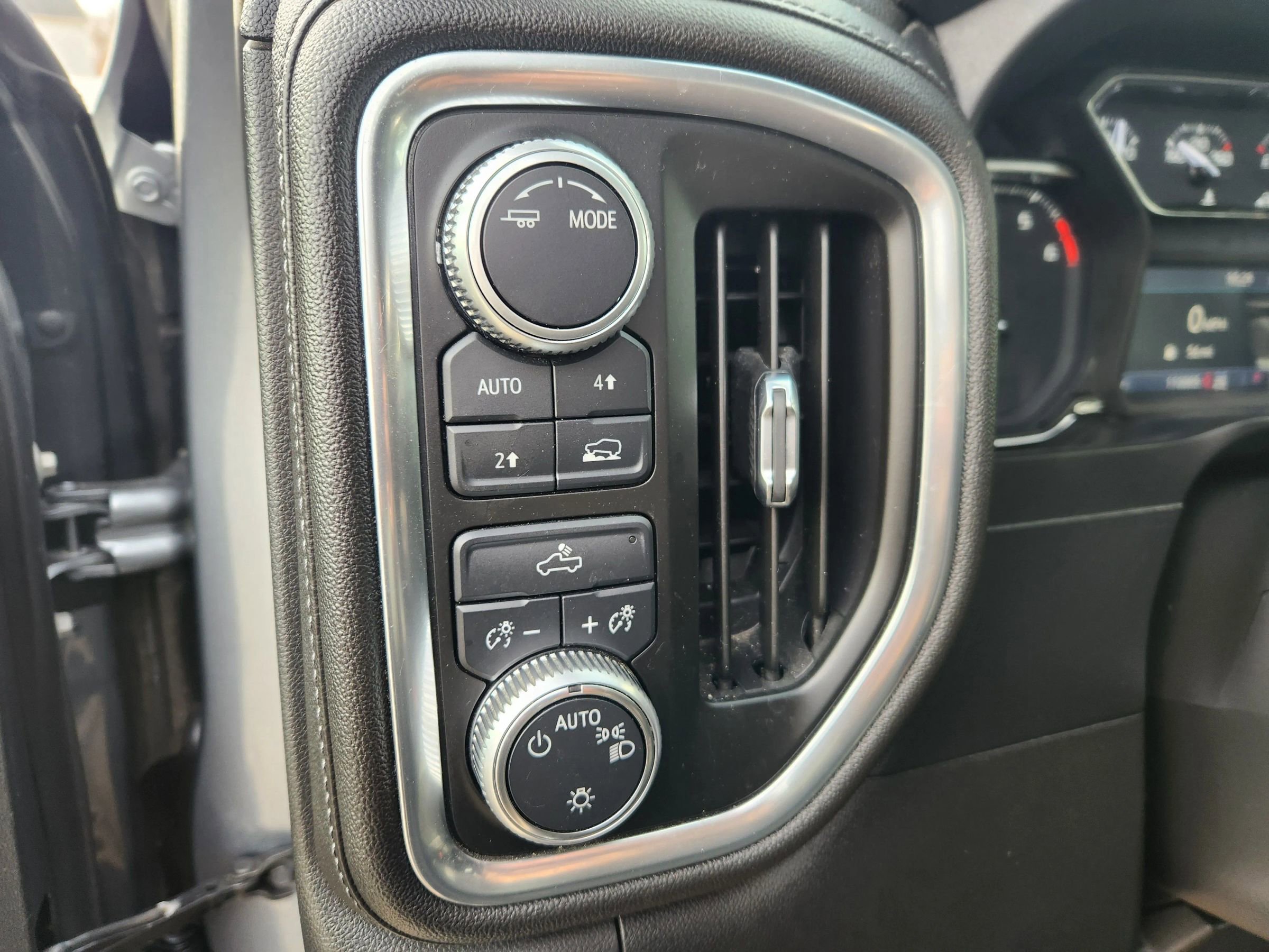 Used 2020 GMC Sierra 1500 SLE w/ SLE Value Package image 26