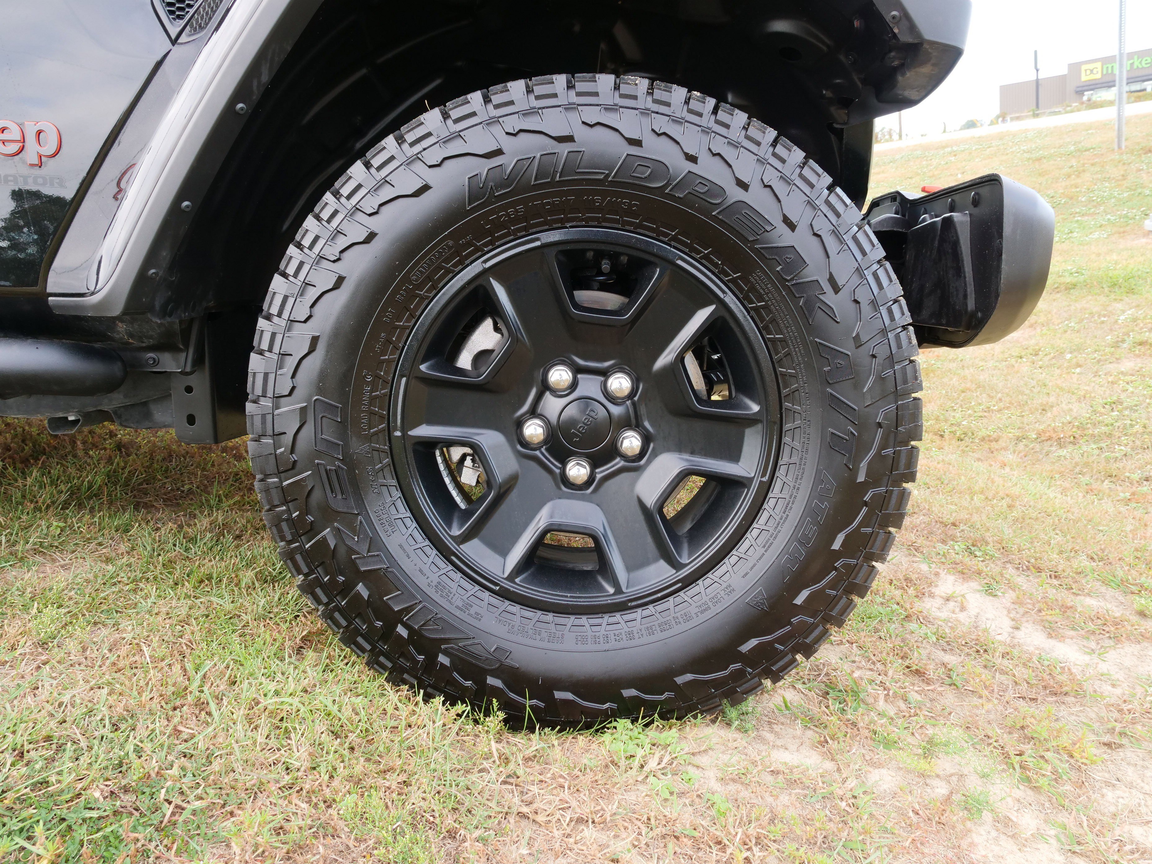 Used 2023 Jeep Gladiator Mojave w/ Cold Weather Group image 11