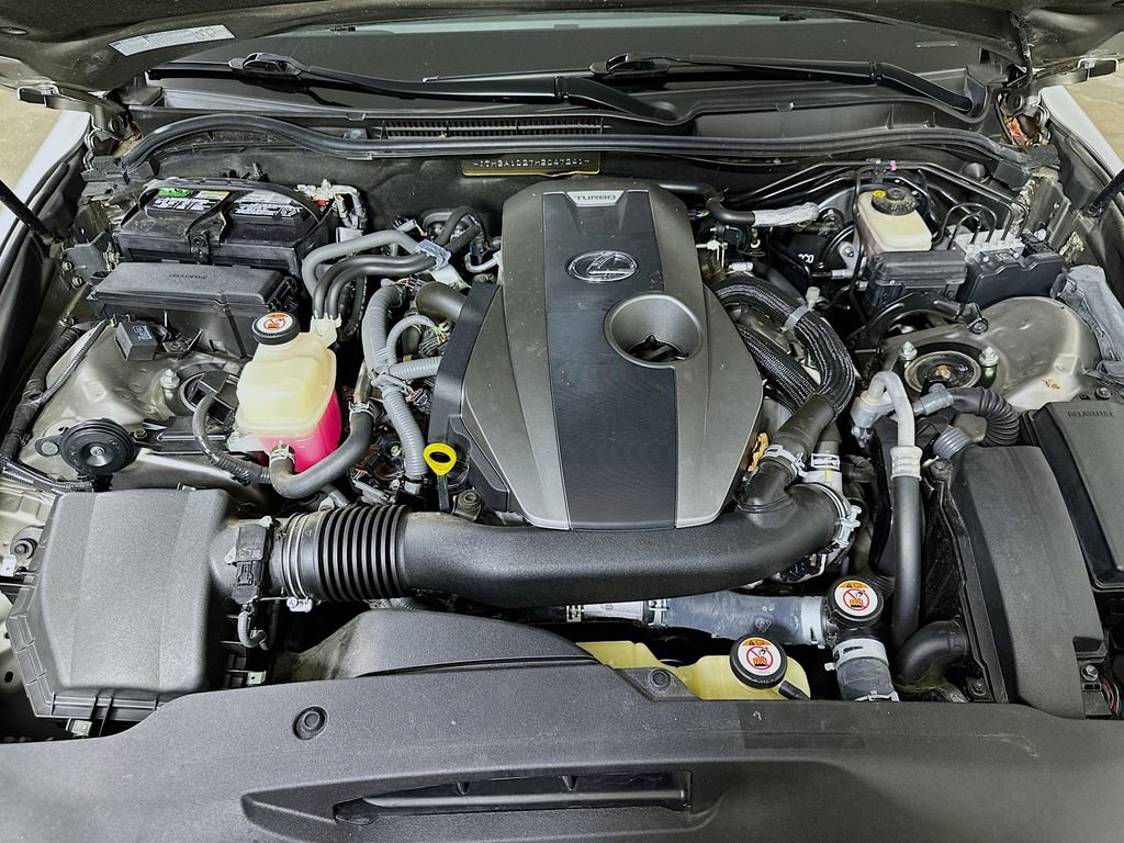 Used 2017 Lexus IS 200t w/ Premium Package image 9