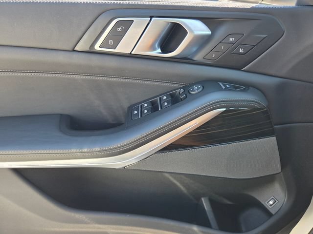 Used 2025 BMW X5 xDrive50e AWD/4WD image 26