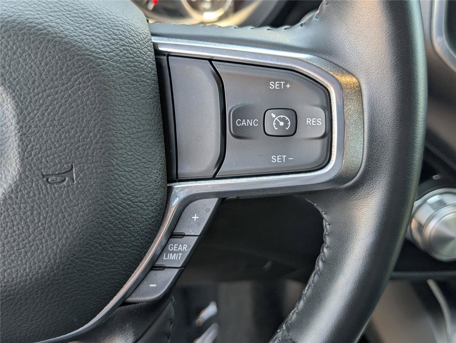 Used 2023 RAM 1500 Laramie AWD/4WD image 23
