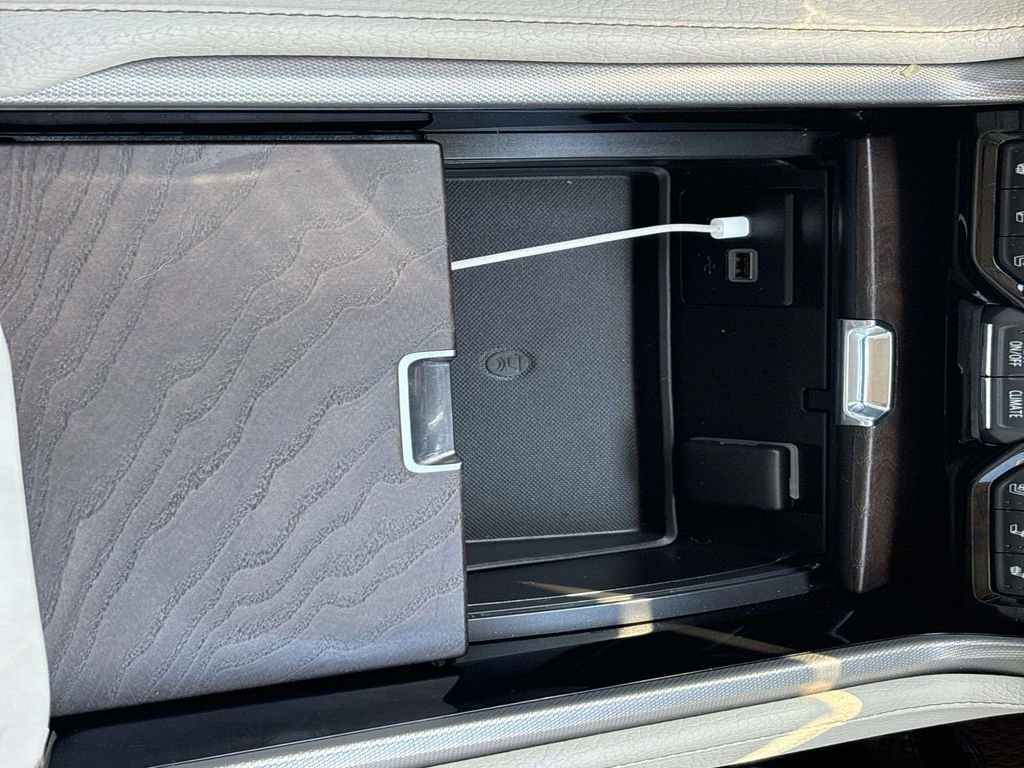 Used 2021 GMC Yukon Denali w/ Denali Premium Package image 17