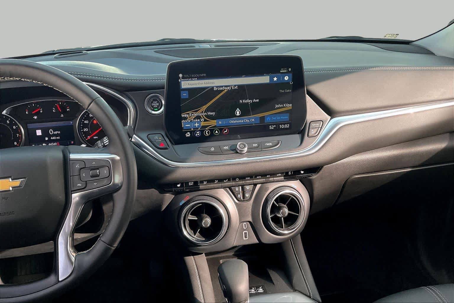 Used 2024 Chevrolet Blazer LT w/ Sound & Technology Package FWD image 7