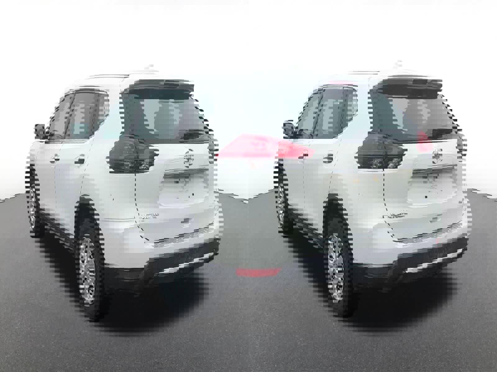 Used 2018 Nissan Rogue S AWD/4WD image 4