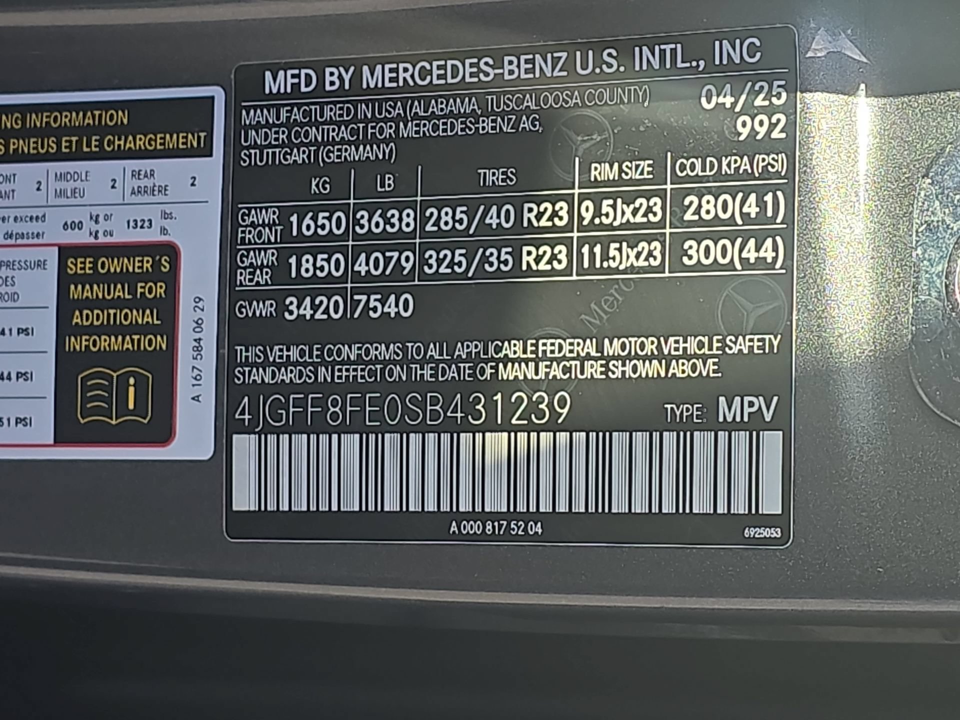 Used 2025 Mercedes-Benz GLS 580 4MATIC image 33