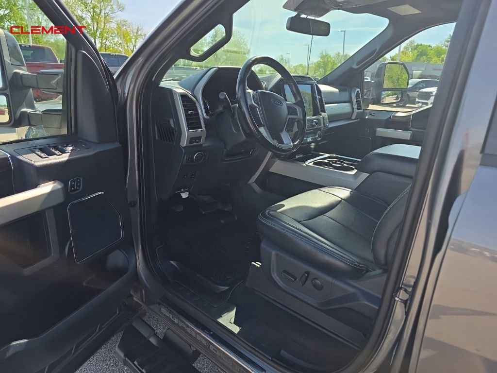Used 2022 Ford F350 Lariat w/ Black Appearance Package AWD/4WD image 28