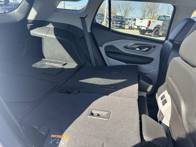 Used 2023 GMC Terrain SLT w/ Tech Package image 31
