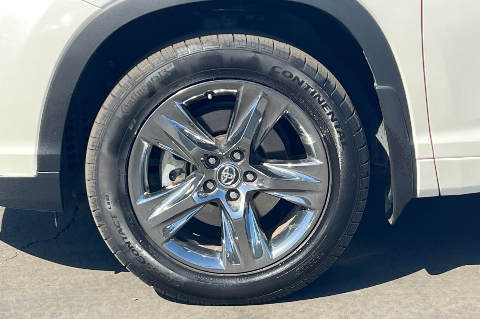 Certified 2019 Toyota Highlander Limited Platinum AWD/4WD image 26