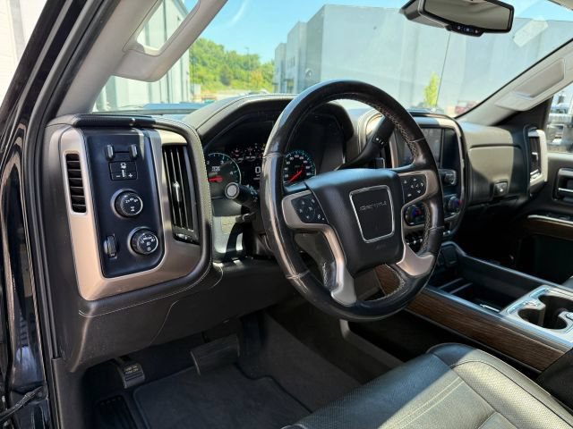 Used 2019 GMC Sierra 2500 Denali AWD/4WD image 16